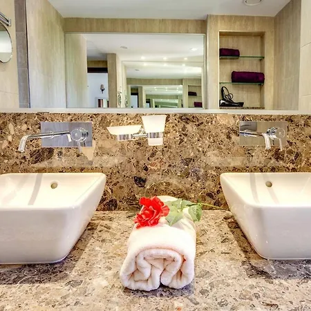 Stunning Sunsets Views 2 Beds Apartment *